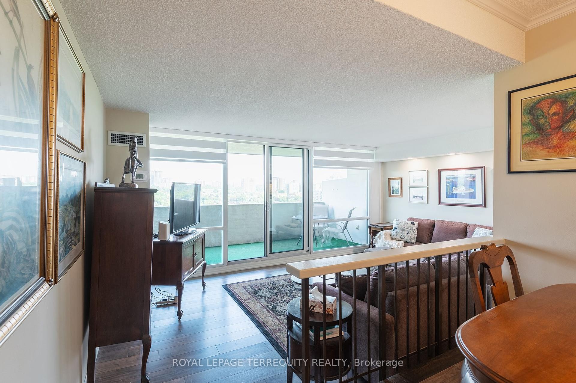 









260


Scarlett

Road, 1802,
Toronto,




ON
M6N 4X6


