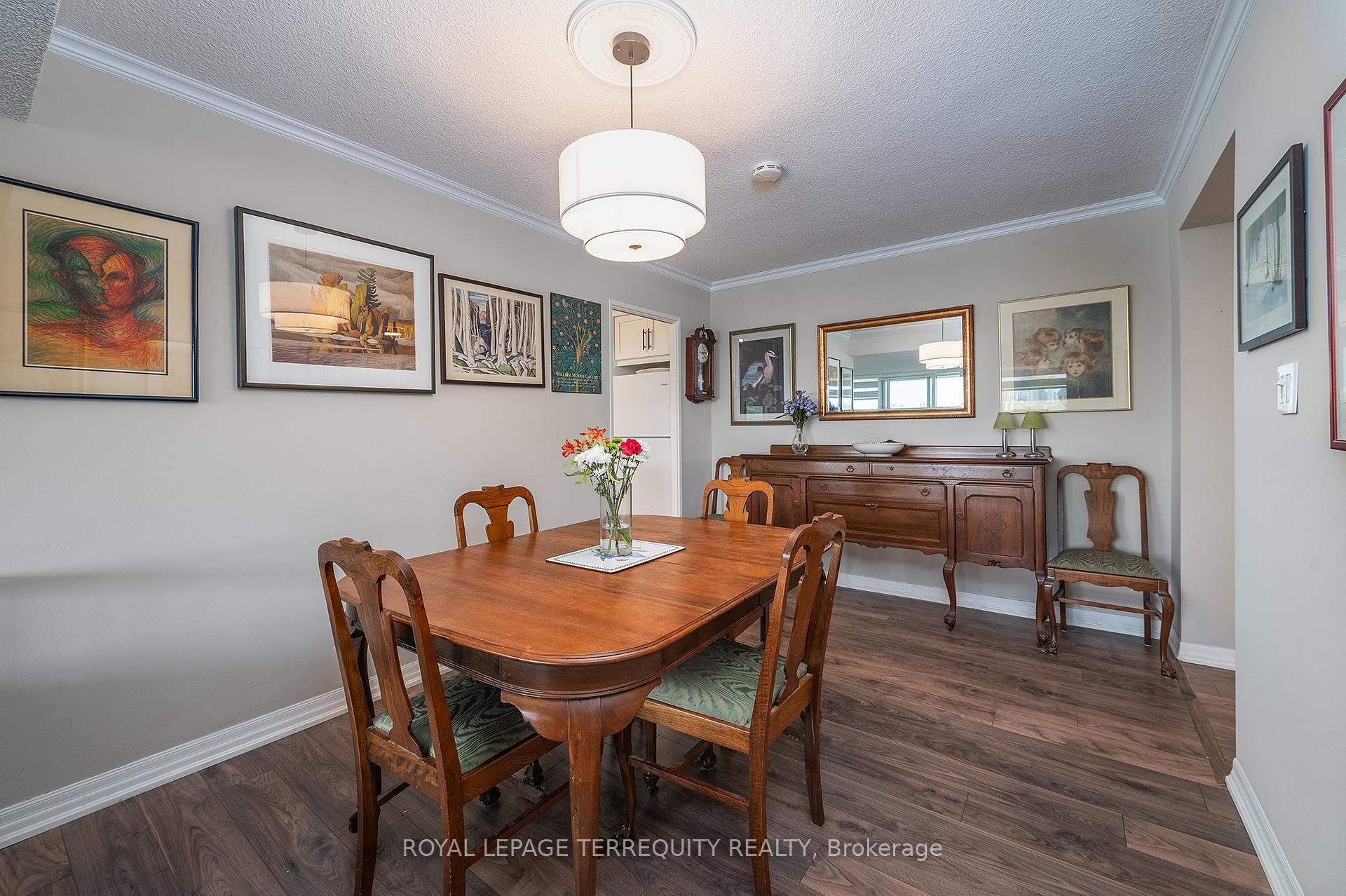 









260


Scarlett

Road, 1802,
Toronto,




ON
M6N 4X6

