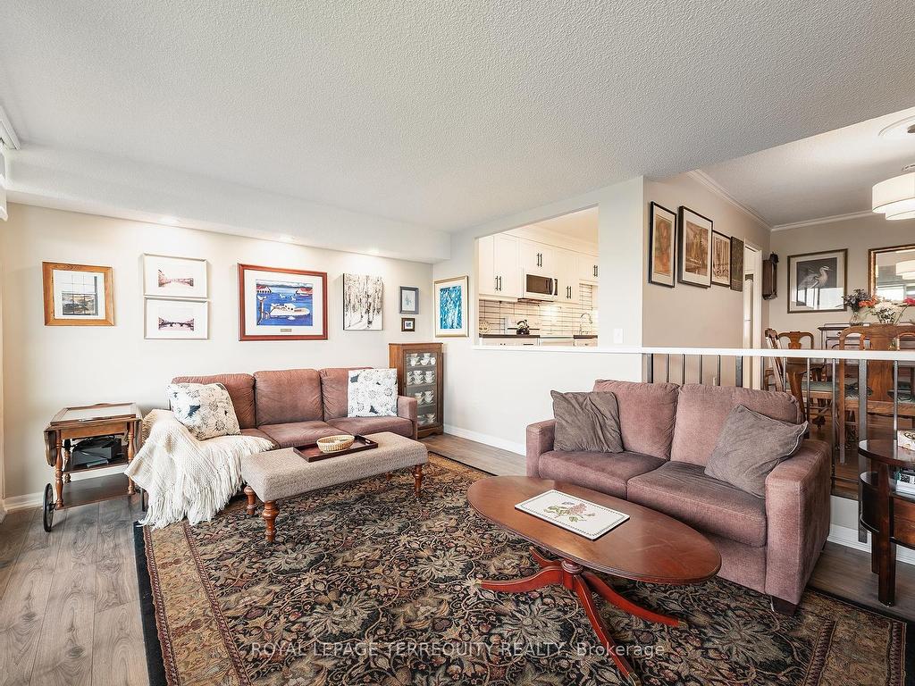 









260


Scarlett

Road, 1802,
Toronto,




ON
M6N 4X6

