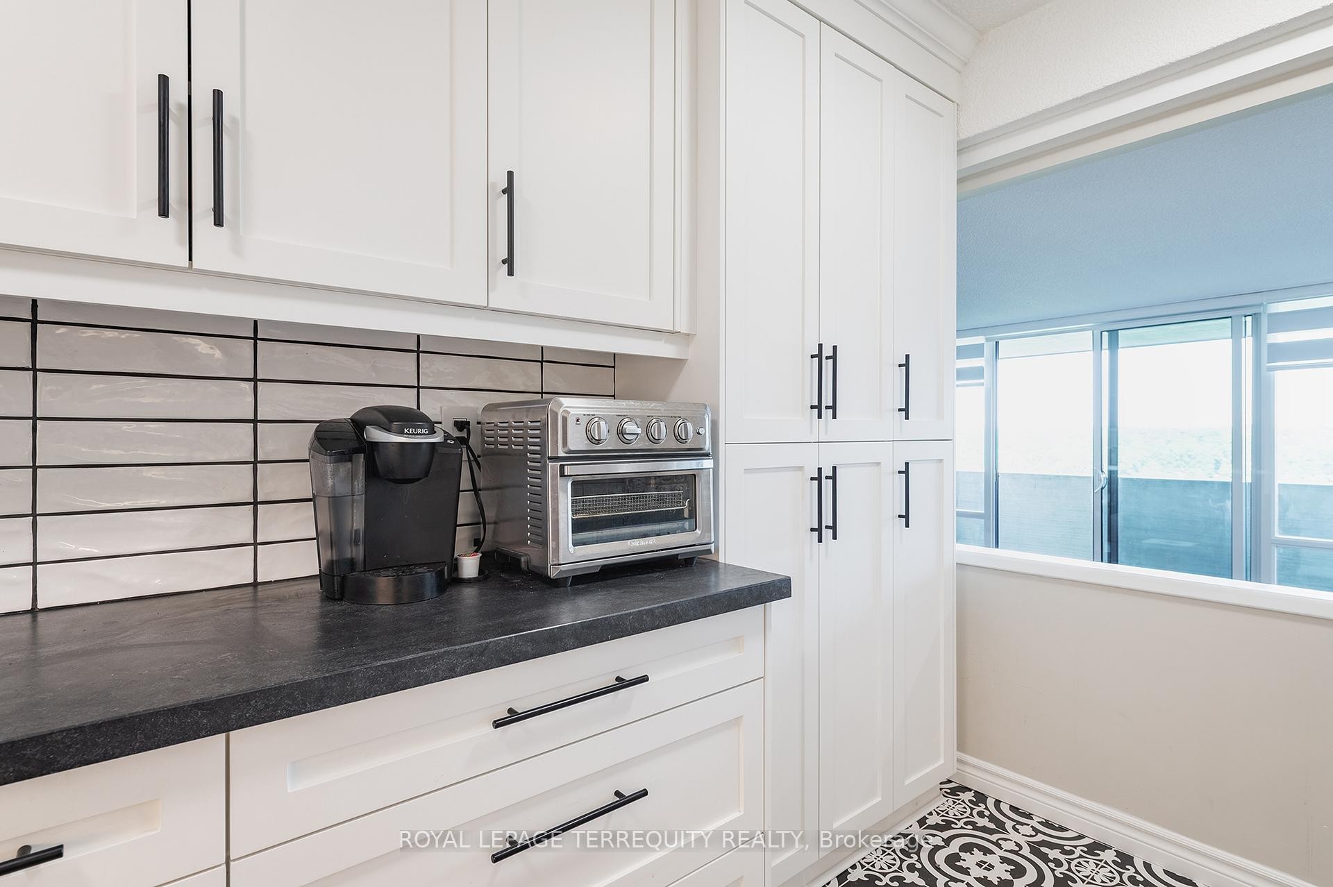 









260


Scarlett

Road, 1802,
Toronto,




ON
M6N 4X6

