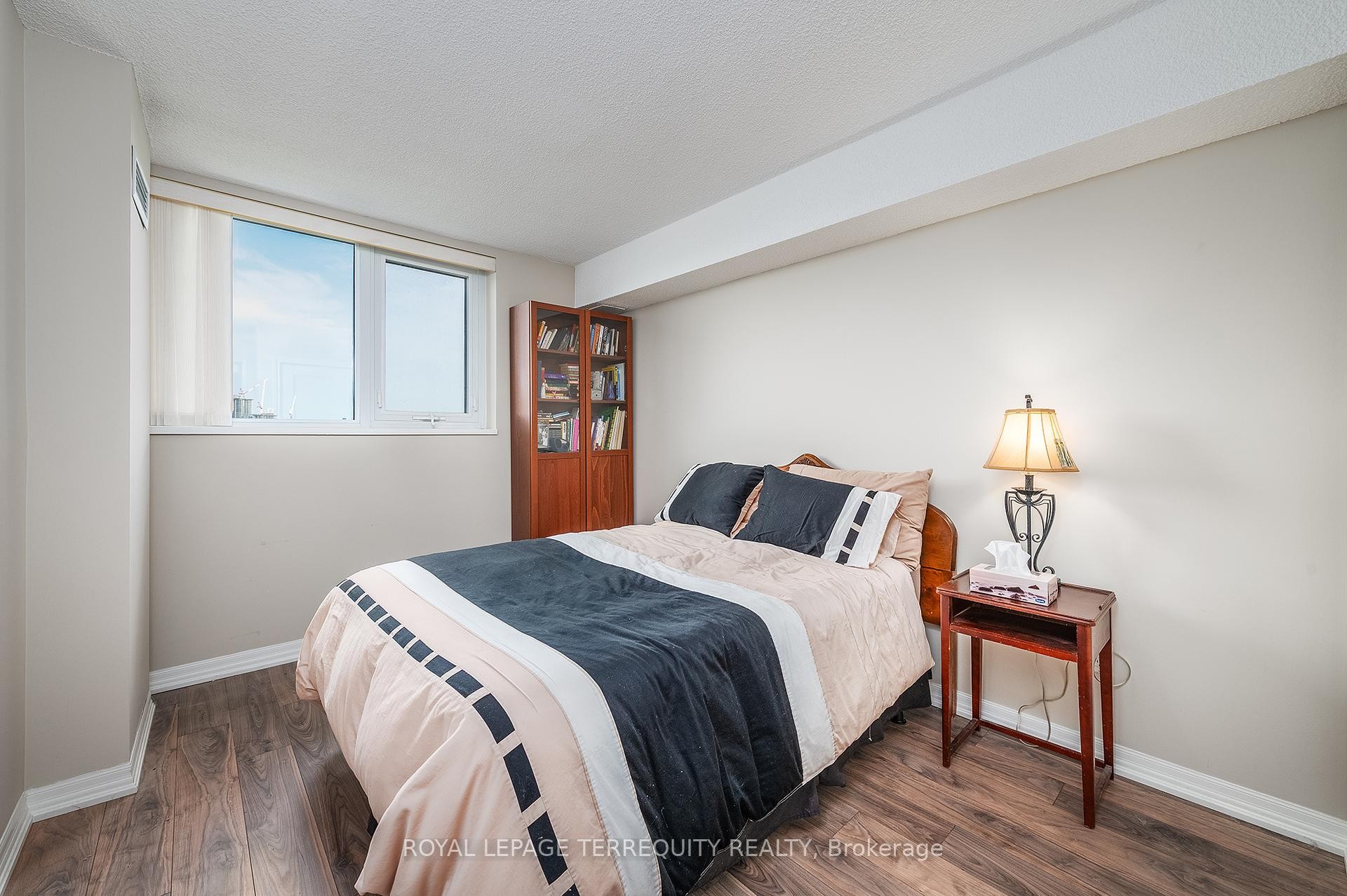 









260


Scarlett

Road, 1802,
Toronto,




ON
M6N 4X6

