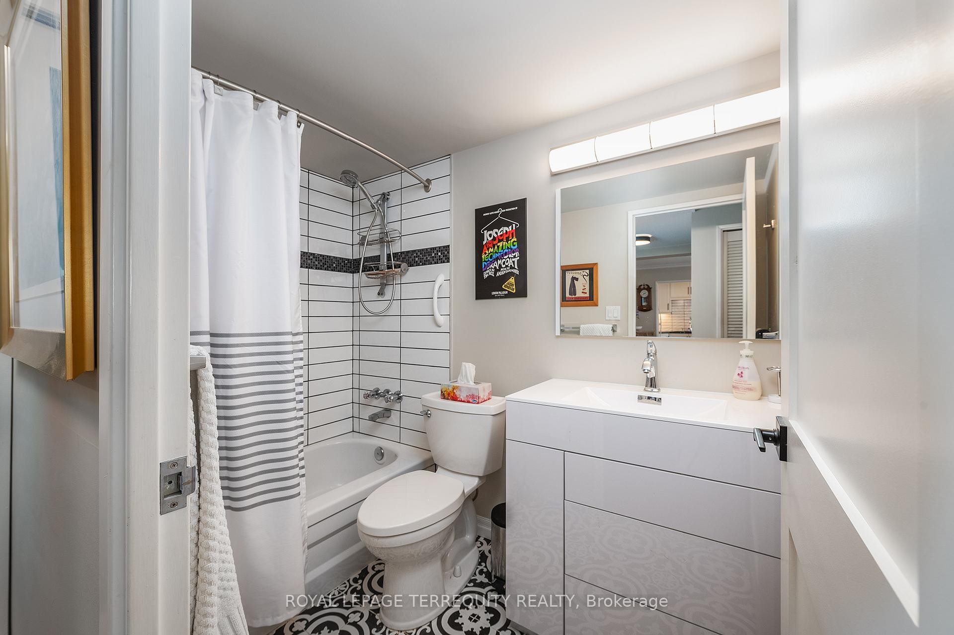 









260


Scarlett

Road, 1802,
Toronto,




ON
M6N 4X6

