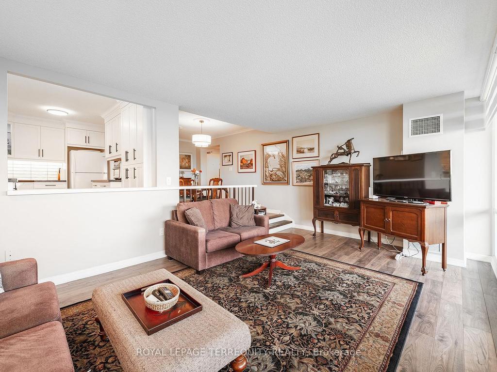 









260


Scarlett

Road, 1802,
Toronto,




ON
M6N 4X6

