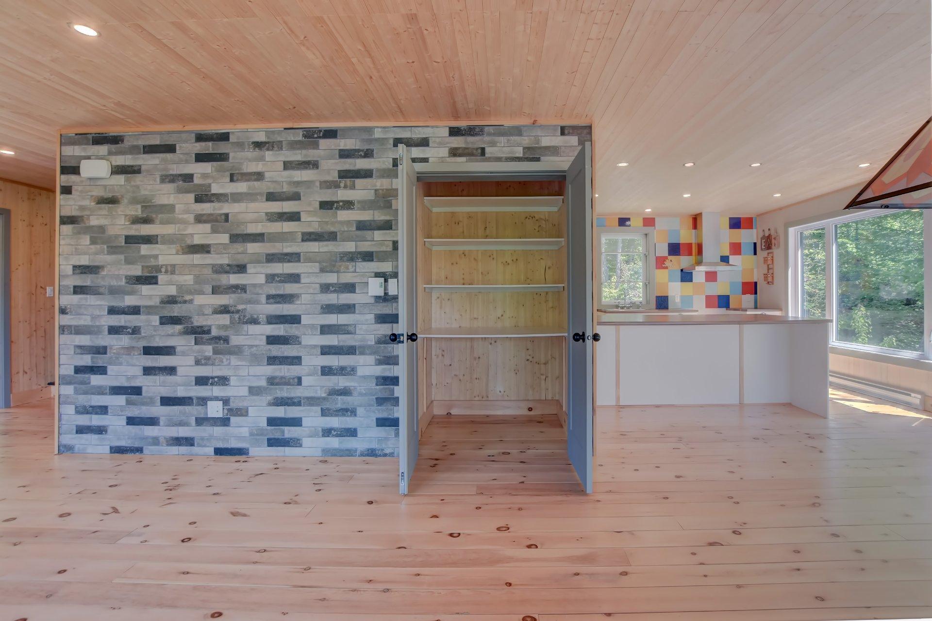 









51Z

 - 53Z


Av. Gagné

,
Saint-Côme,




QC
J0K2B0

