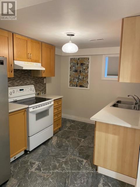 












LOWER - 880 STAINTON DRIVE

,
Mississauga,




Ontario
L5C3A5

