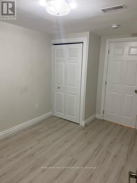 












LOWER - 880 STAINTON DRIVE

,
Mississauga,




Ontario
L5C3A5

