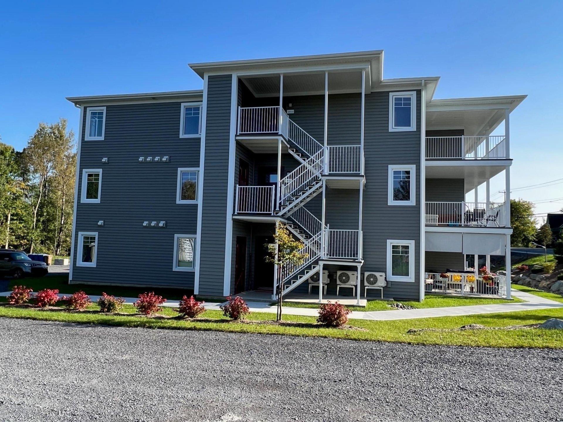 









434


Ch. de Knowlton

, 301,
Lac-Brome,




QC
J0E1V0

