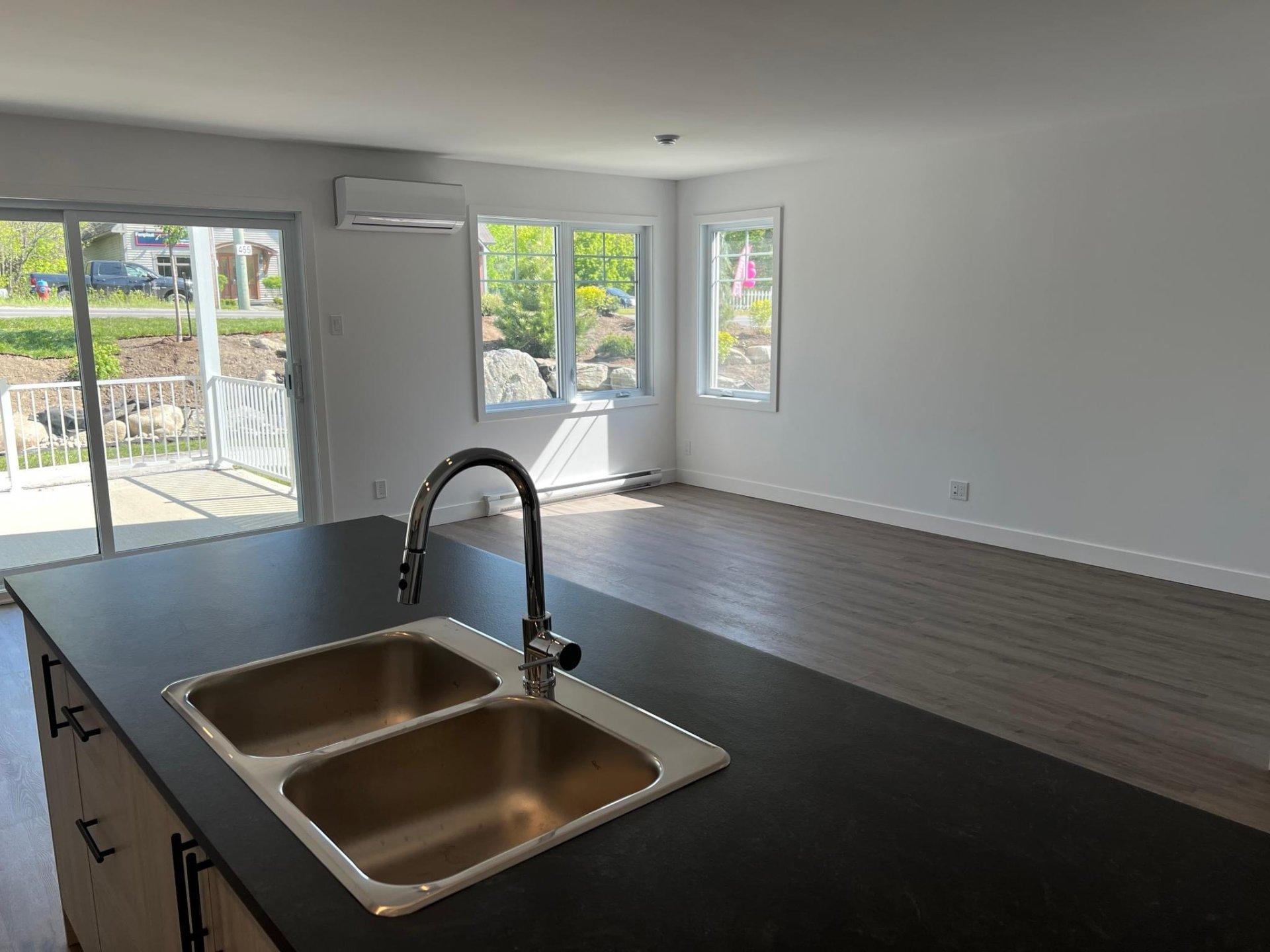 









434


Ch. de Knowlton

, 301,
Lac-Brome,




QC
J0E1V0

