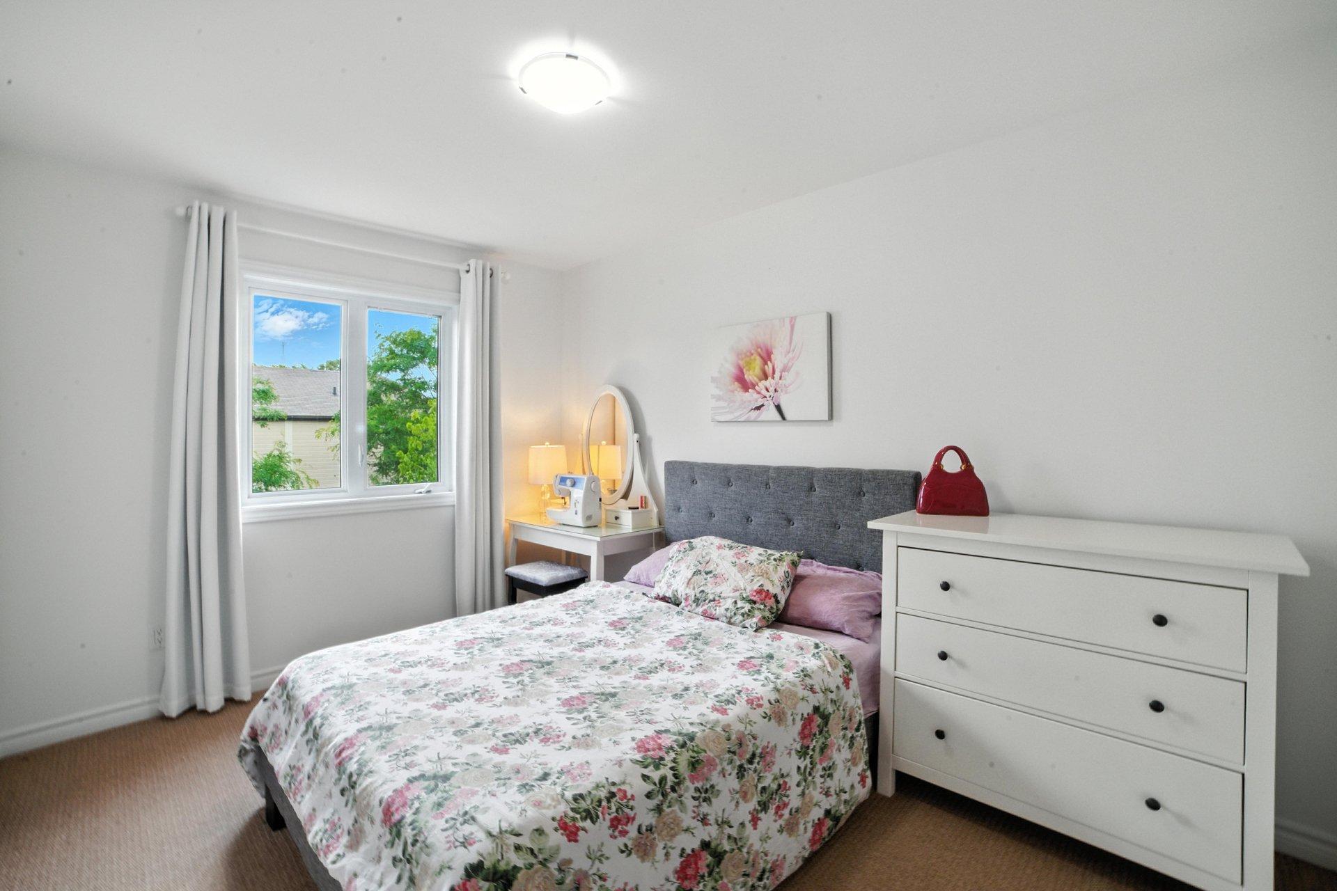 









73


Rue Georges-Lebel

,
Gatineau (Aylmer),




QC
J9J0X8

