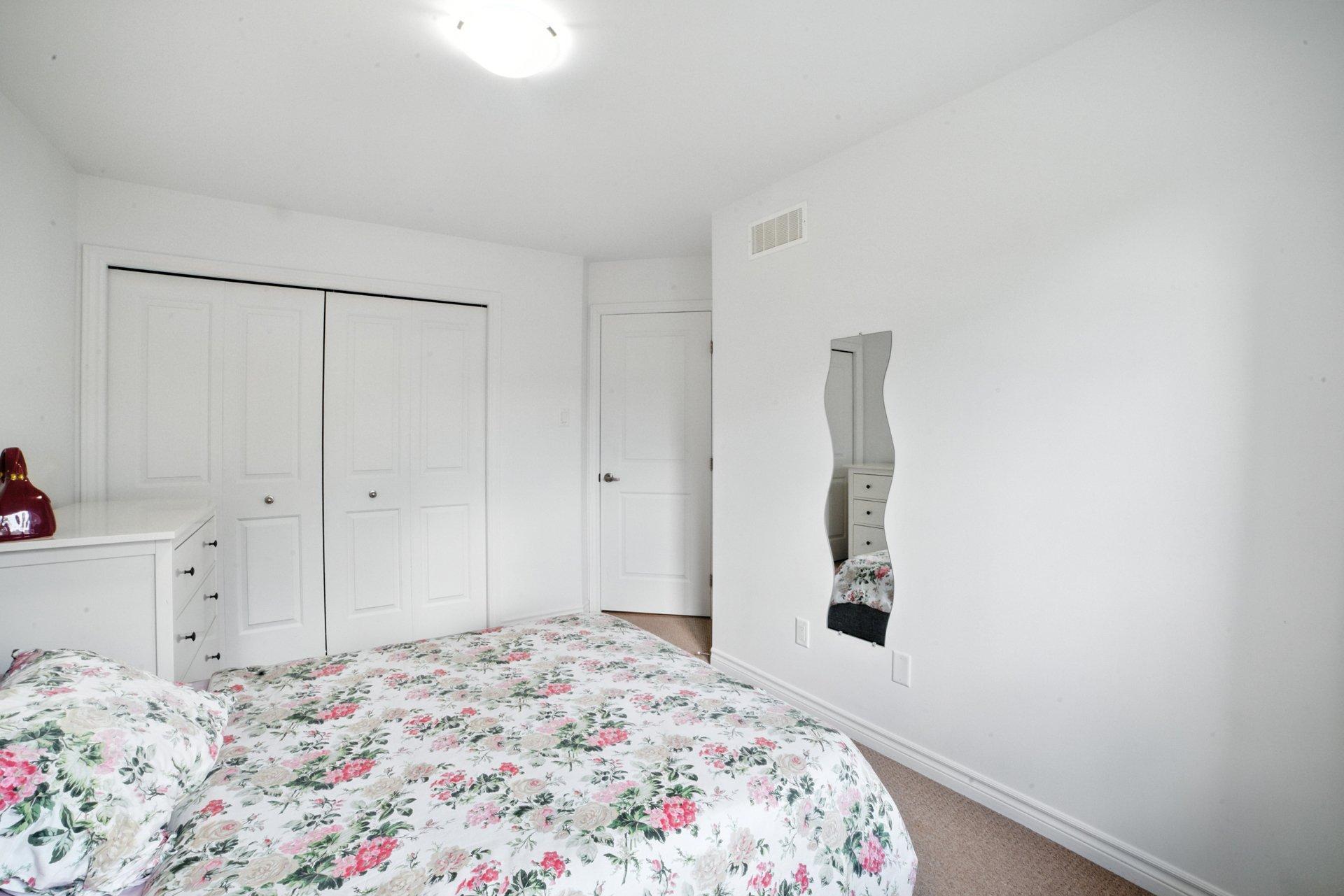 









73


Rue Georges-Lebel

,
Gatineau (Aylmer),




QC
J9J0X8

