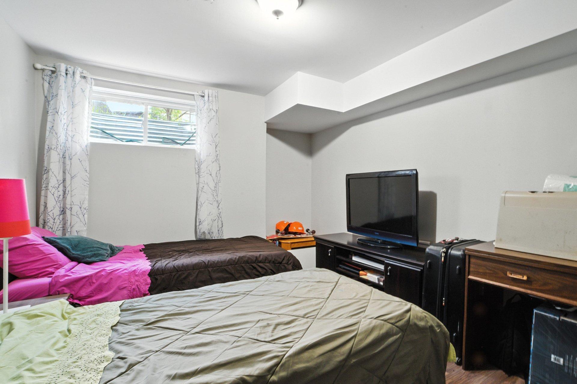 









73


Rue Georges-Lebel

,
Gatineau (Aylmer),




QC
J9J0X8

