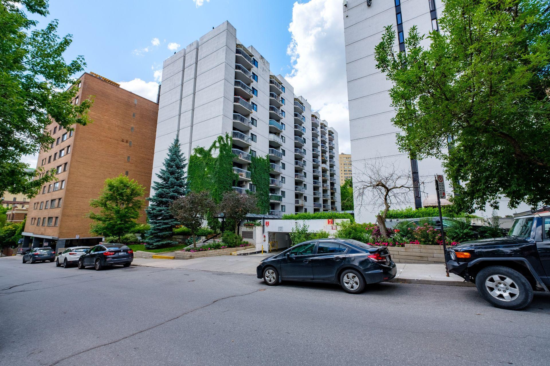 









3470


Rue Simpson

, 308,
Montréal (Ville-Marie),




QC
H3G2J5

