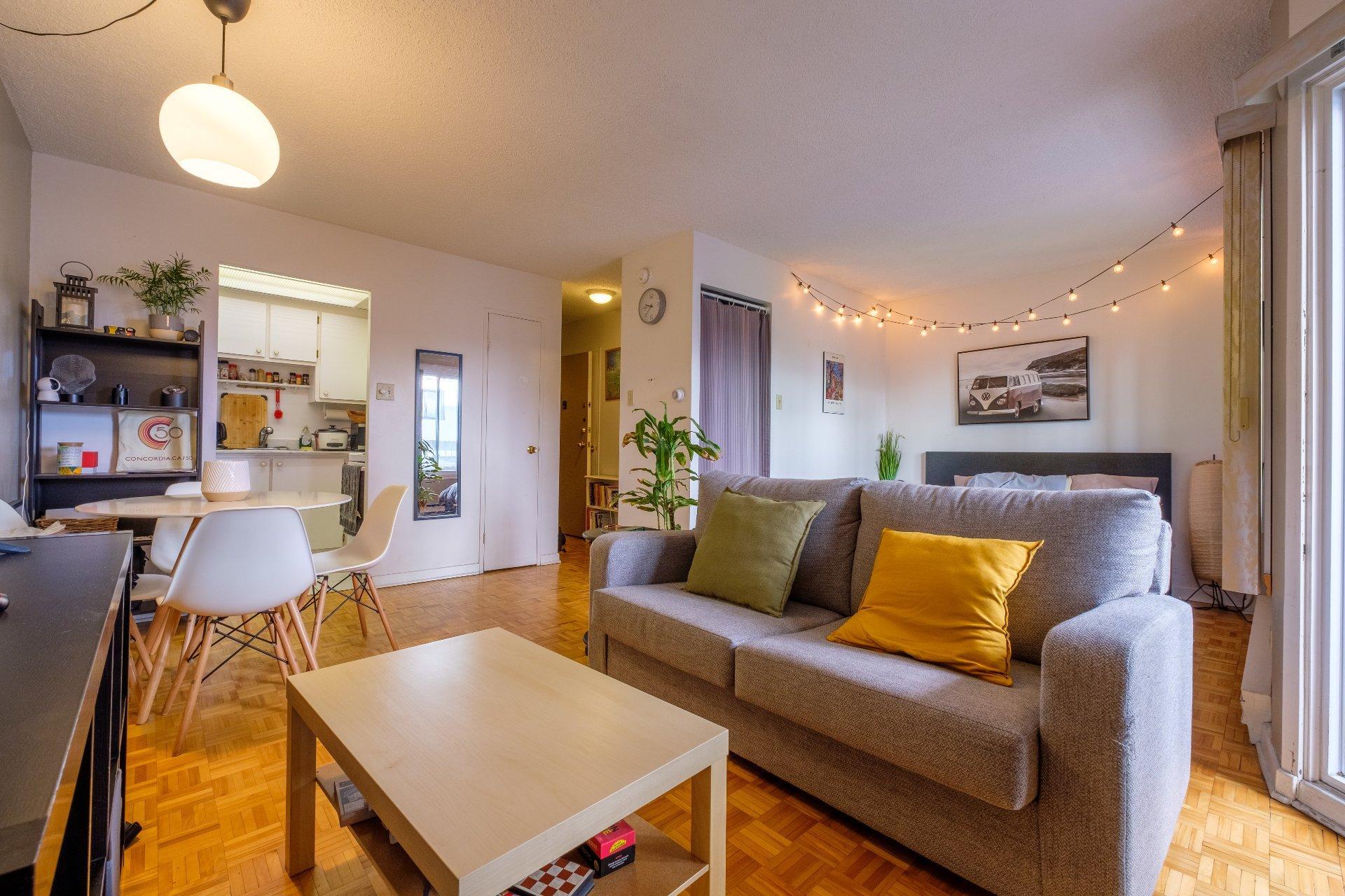 









3470


Rue Simpson

, 308,
Montréal (Ville-Marie),




QC
H3G2J5

