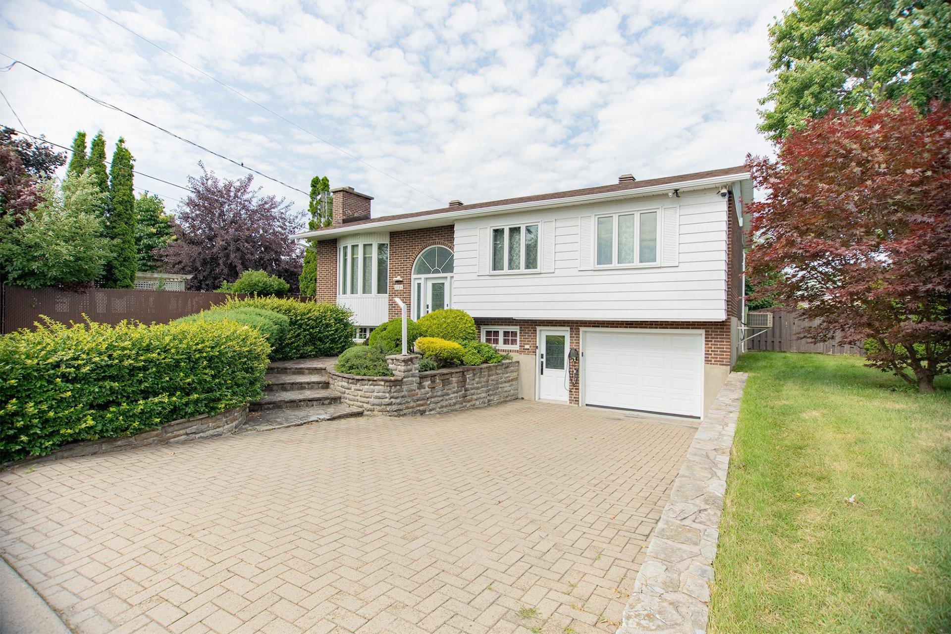 









2026


Rue Savaria

,
Varennes,




QC
J3X1G7

