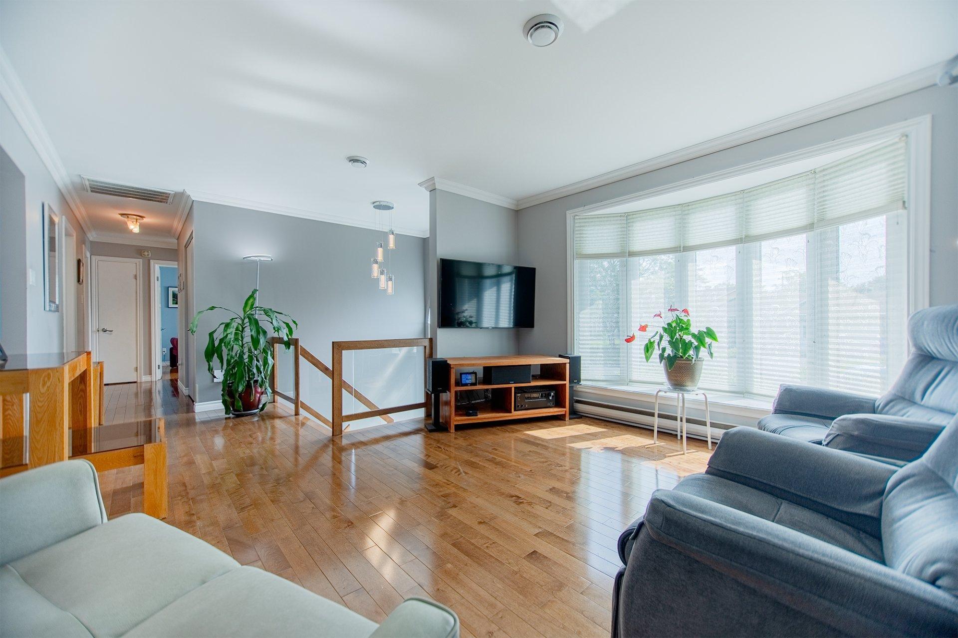









2026


Rue Savaria

,
Varennes,




QC
J3X1G7

