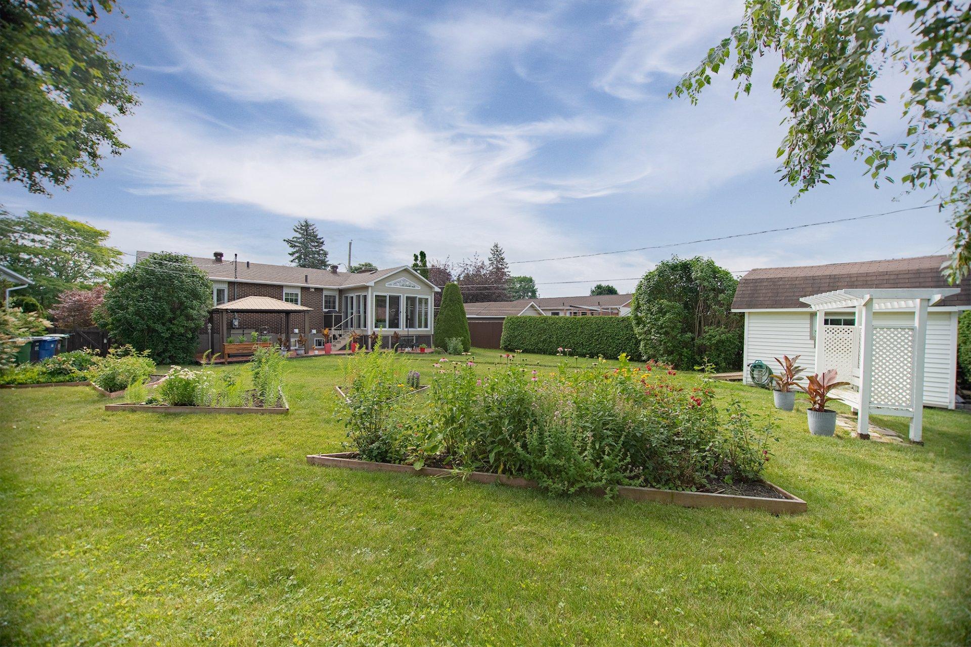 









2026


Rue Savaria

,
Varennes,




QC
J3X1G7

