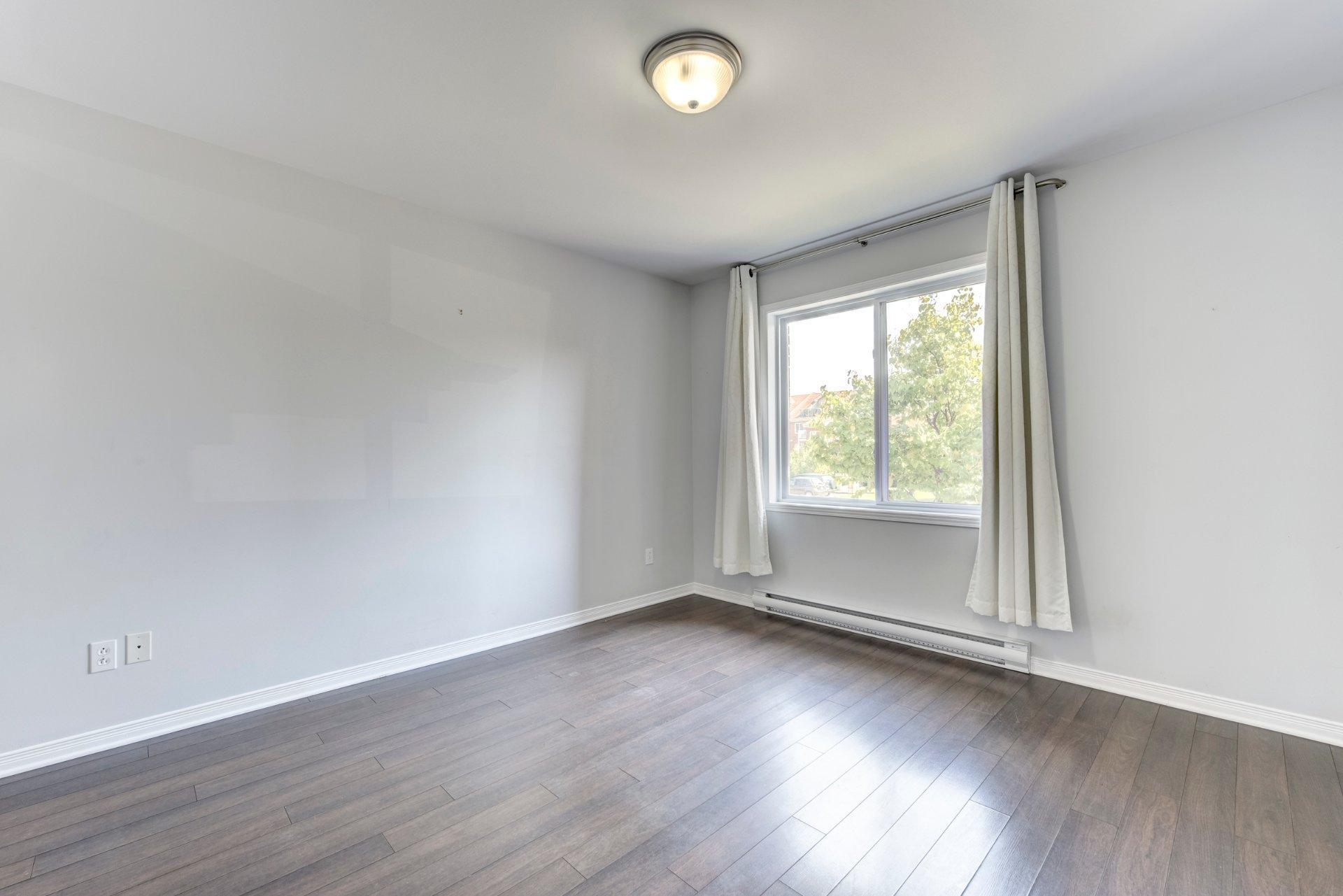 









5865


Boul. Chevrier

, 3,
Brossard,




QC
J4Z0G5

