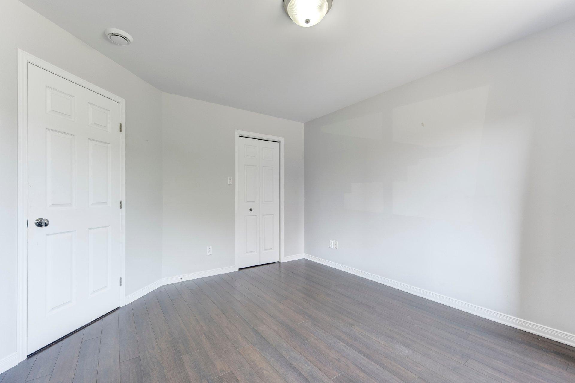 









5865


Boul. Chevrier

, 3,
Brossard,




QC
J4Z0G5

