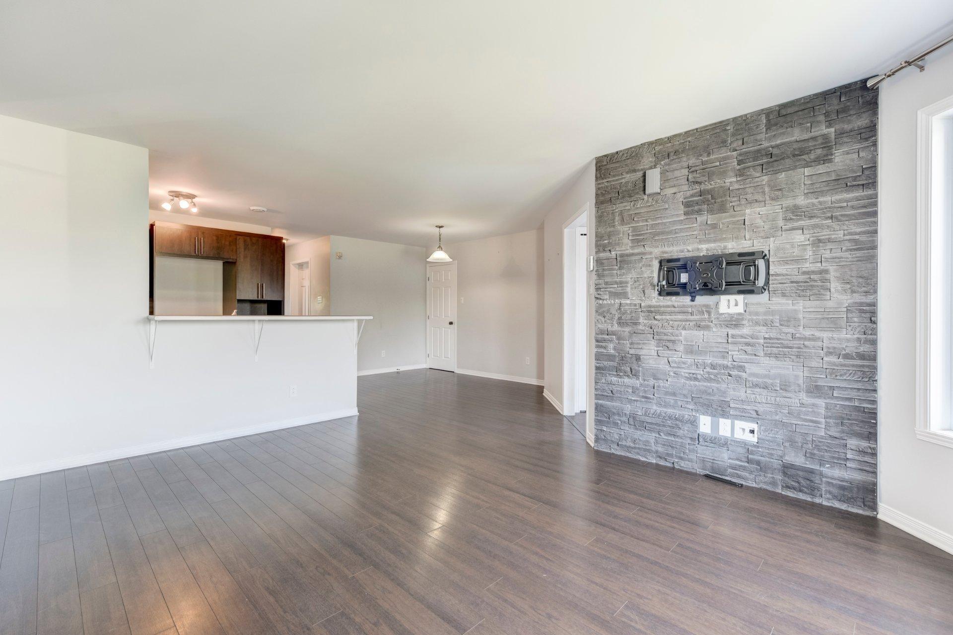 









5865


Boul. Chevrier

, 3,
Brossard,




QC
J4Z0G5

