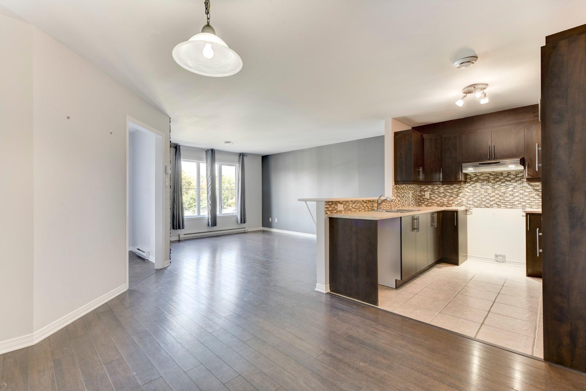 









5865


Boul. Chevrier

, 3,
Brossard,




QC
J4Z0G5


