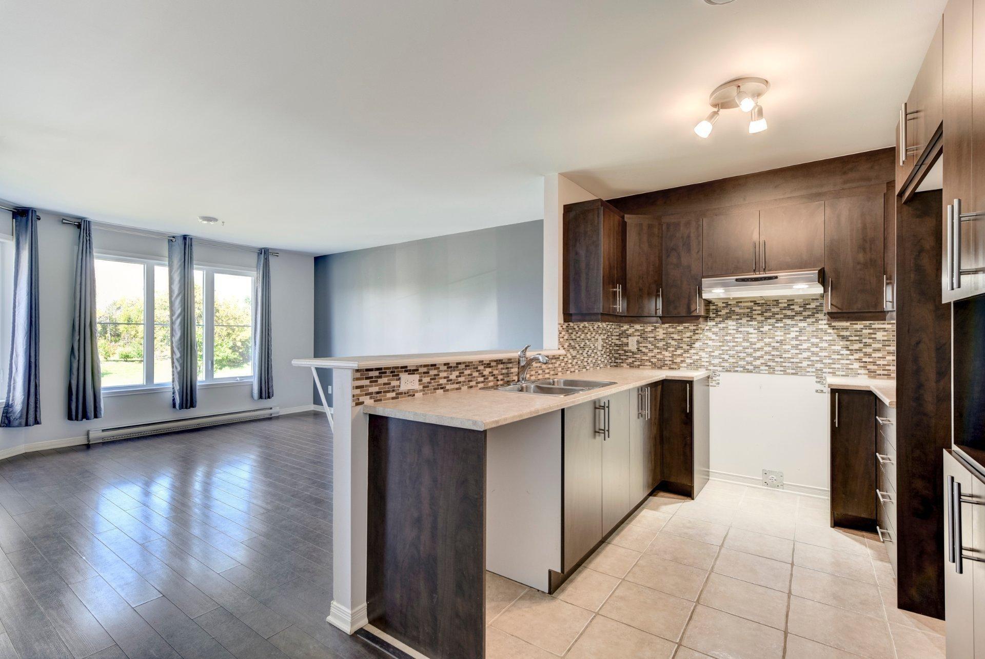 









5865


Boul. Chevrier

, 3,
Brossard,




QC
J4Z0G5

