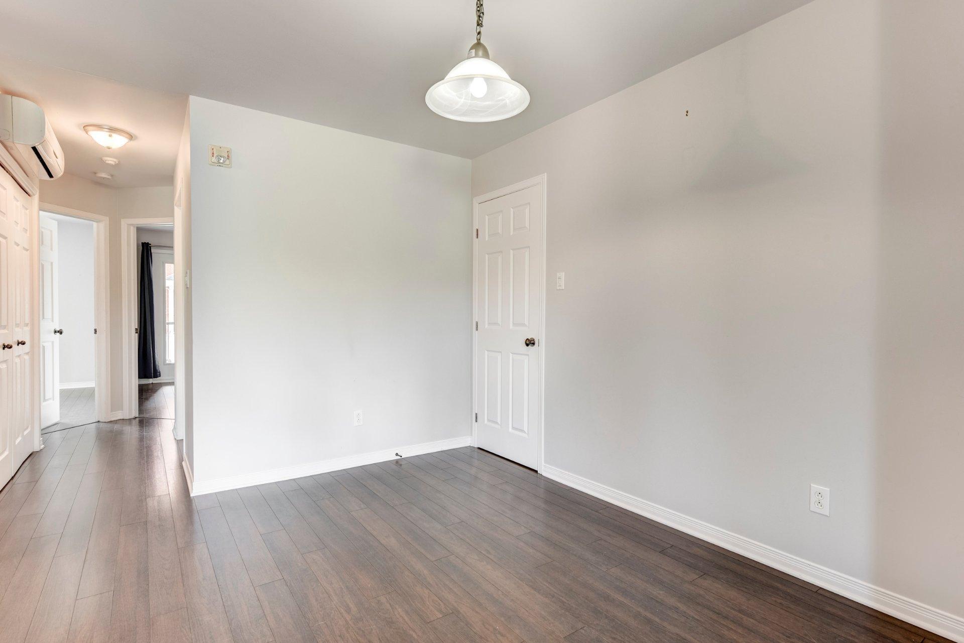 









5865


Boul. Chevrier

, 3,
Brossard,




QC
J4Z0G5


