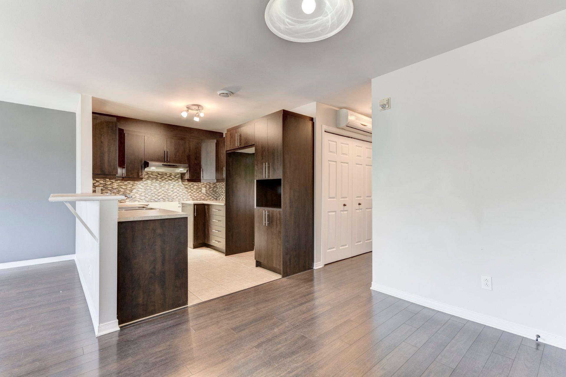 









5865


Boul. Chevrier

, 3,
Brossard,




QC
J4Z0G5

