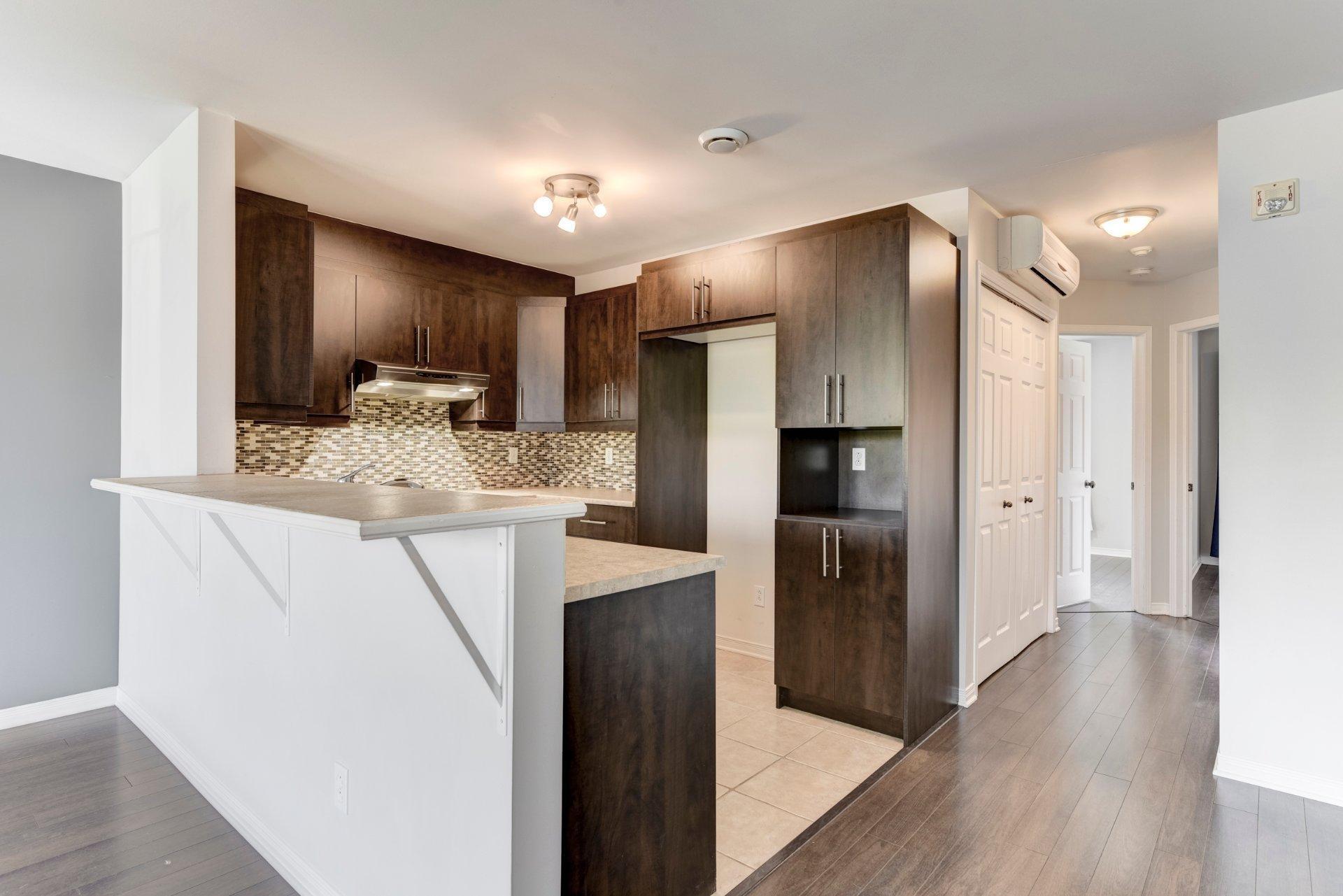 









5865


Boul. Chevrier

, 3,
Brossard,




QC
J4Z0G5

