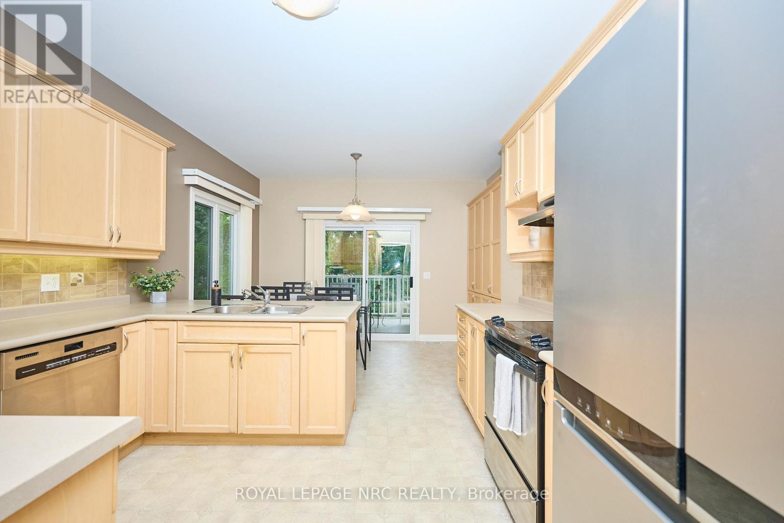 












3393 STANTON COURT

,
Lincoln (Lincoln-Jordan/Vineland),




Ontario
L0R2E0


