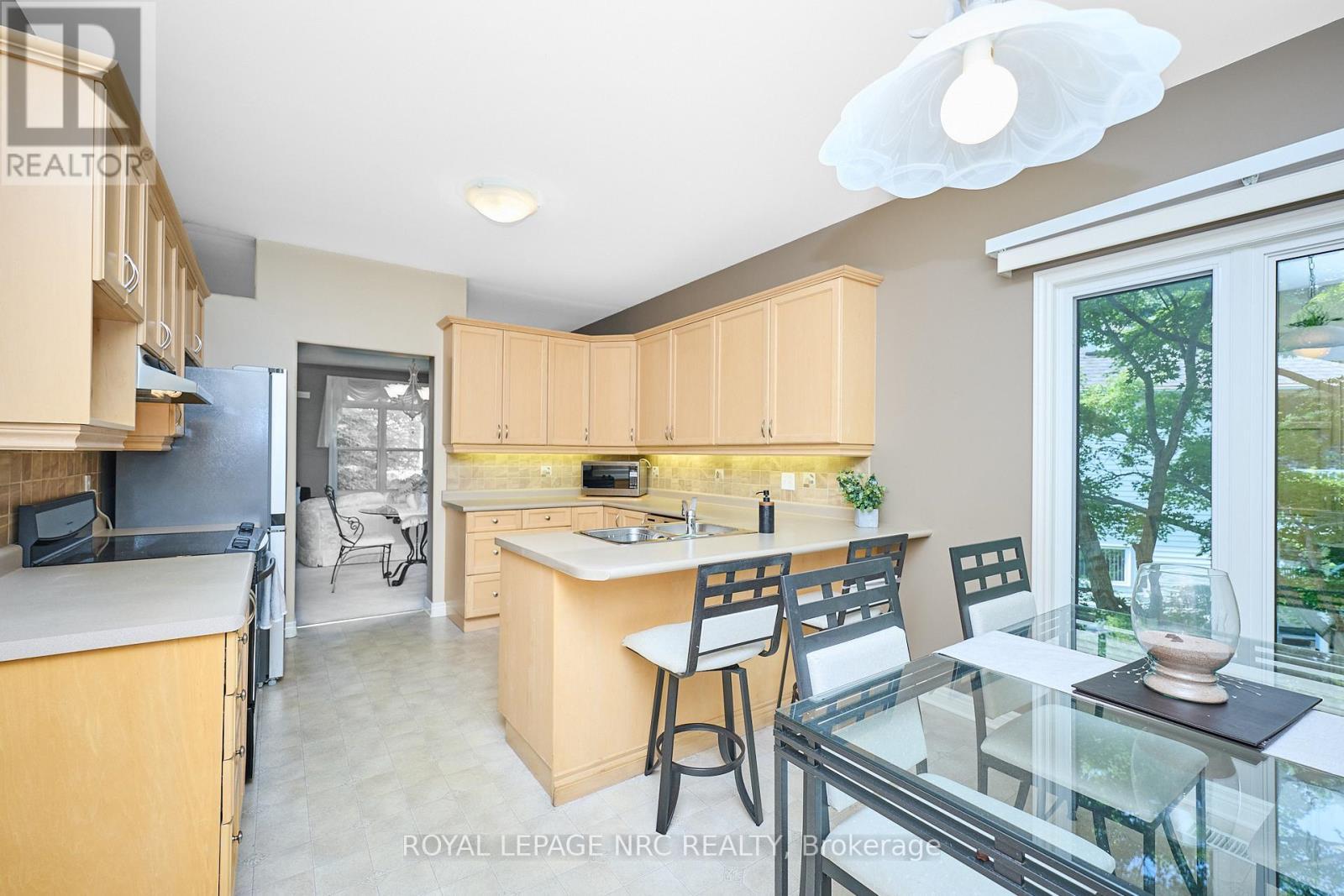












3393 STANTON COURT

,
Lincoln (Lincoln-Jordan/Vineland),




Ontario
L0R2E0

