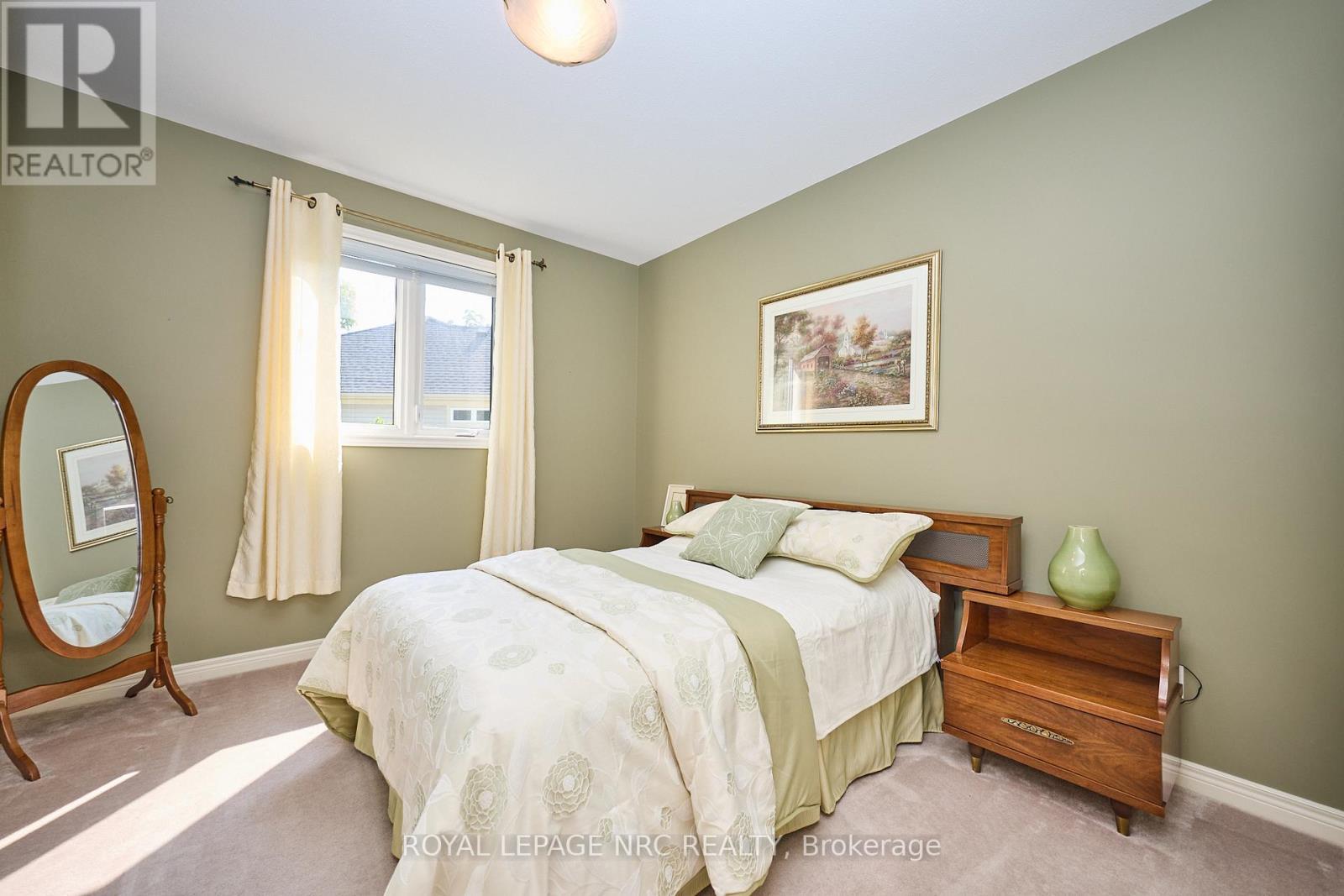 












3393 STANTON COURT

,
Lincoln (Lincoln-Jordan/Vineland),




Ontario
L0R2E0

