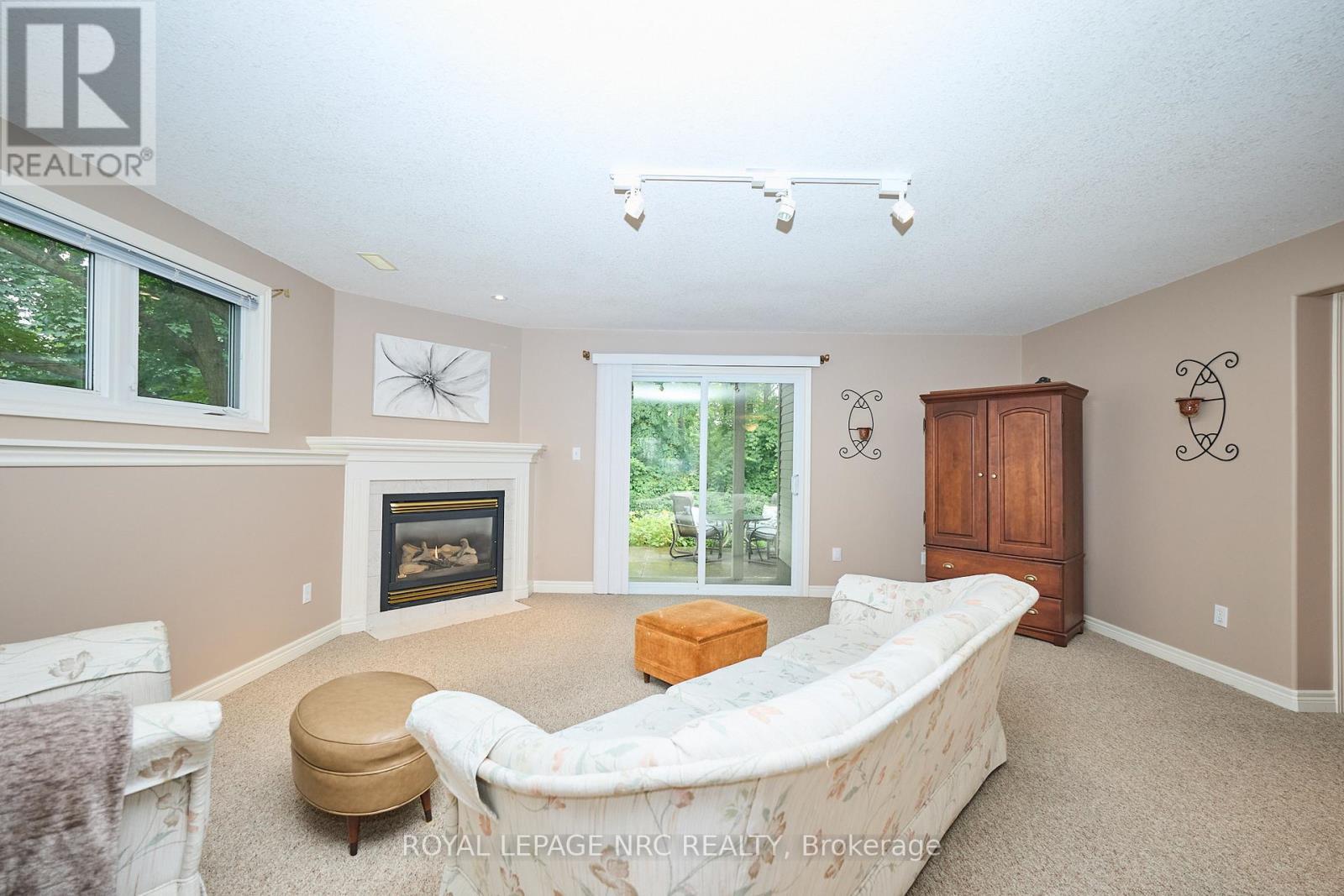 












3393 STANTON COURT

,
Lincoln (Lincoln-Jordan/Vineland),




Ontario
L0R2E0

