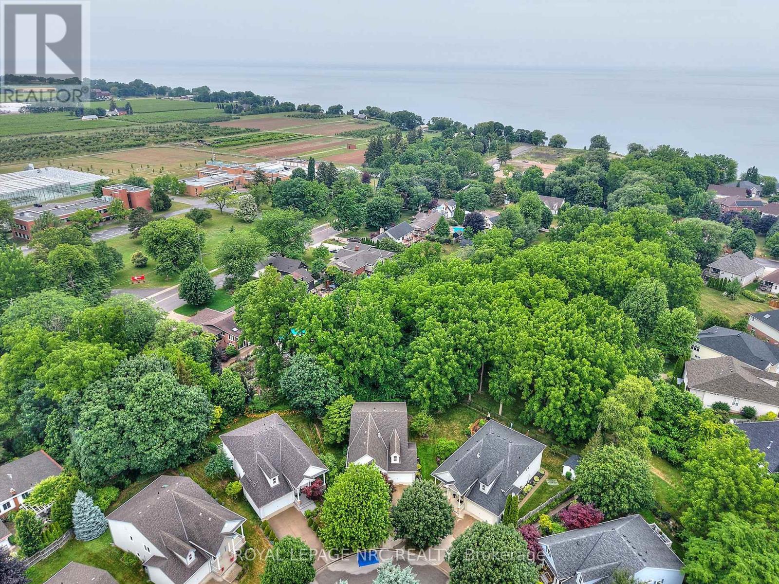 












3393 STANTON COURT

,
Lincoln (Lincoln-Jordan/Vineland),




Ontario
L0R2E0

