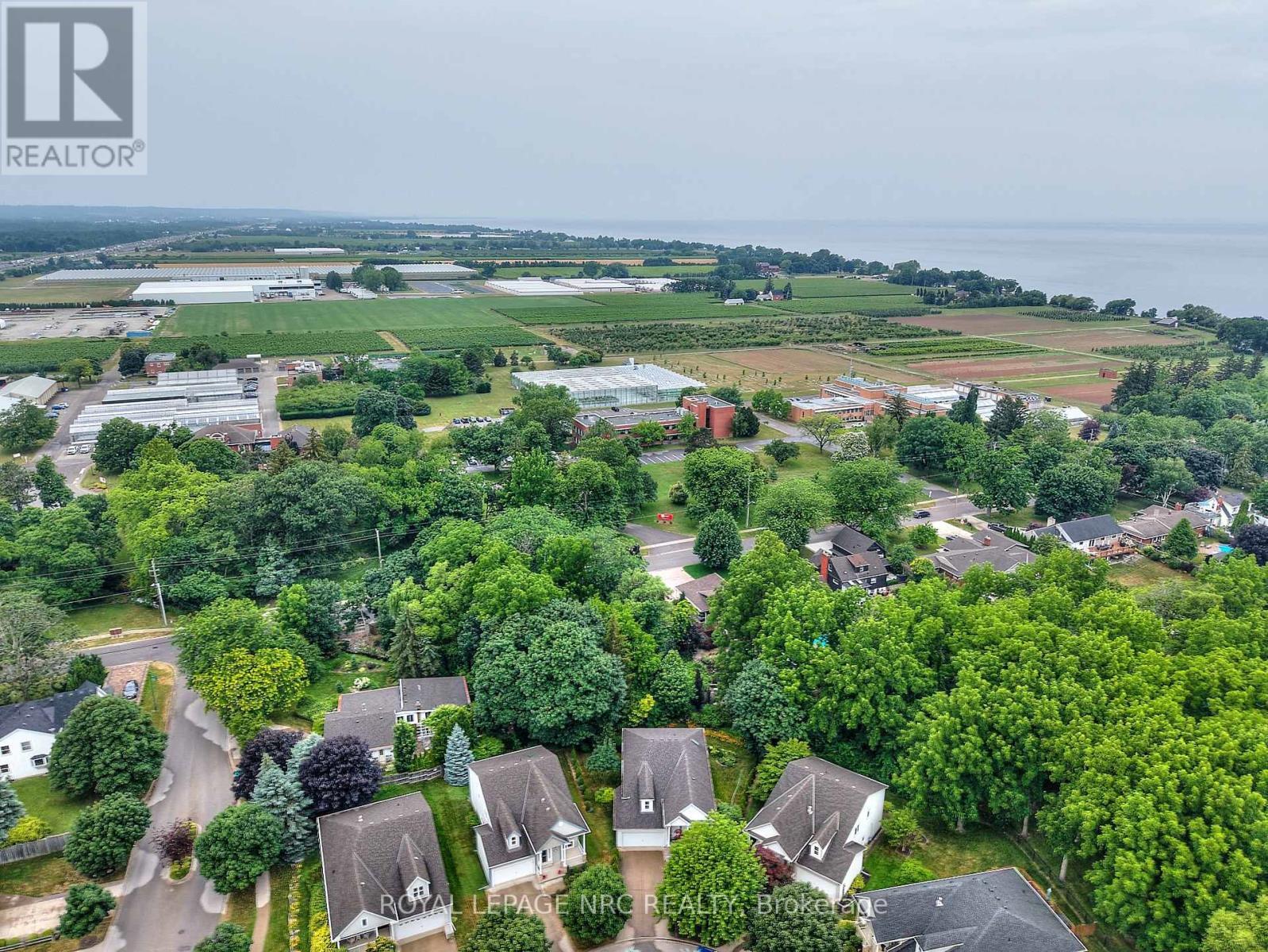 












3393 STANTON COURT

,
Lincoln (Lincoln-Jordan/Vineland),




Ontario
L0R2E0

