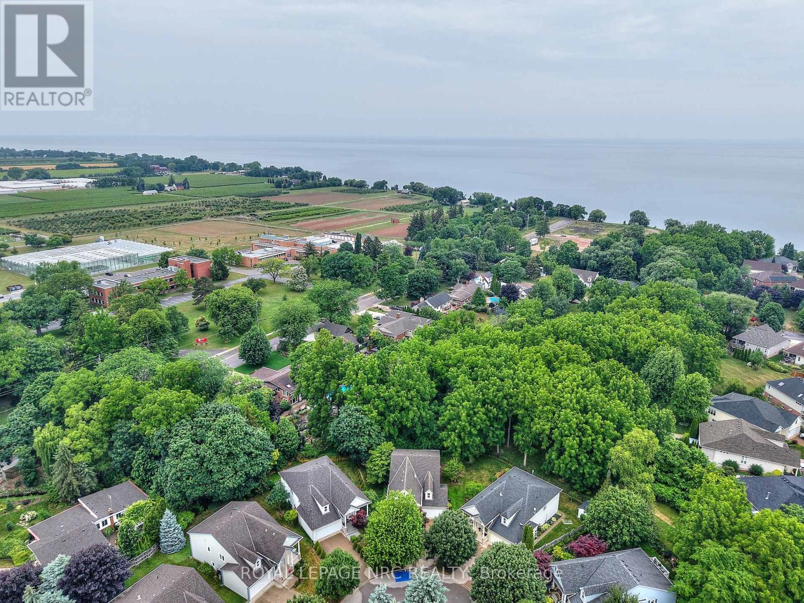 












3393 STANTON COURT

,
Lincoln (Lincoln-Jordan/Vineland),




Ontario
L0R2E0

