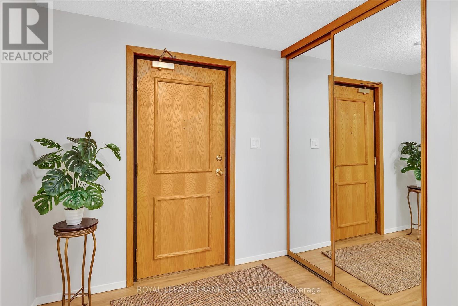 












8 - 645 WHITAKER STREET

,
Peterborough East (North),




Ontario
K9H7L5

