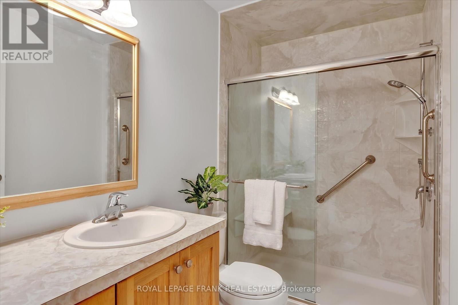 












8 - 645 WHITAKER STREET

,
Peterborough East (North),




Ontario
K9H7L5

