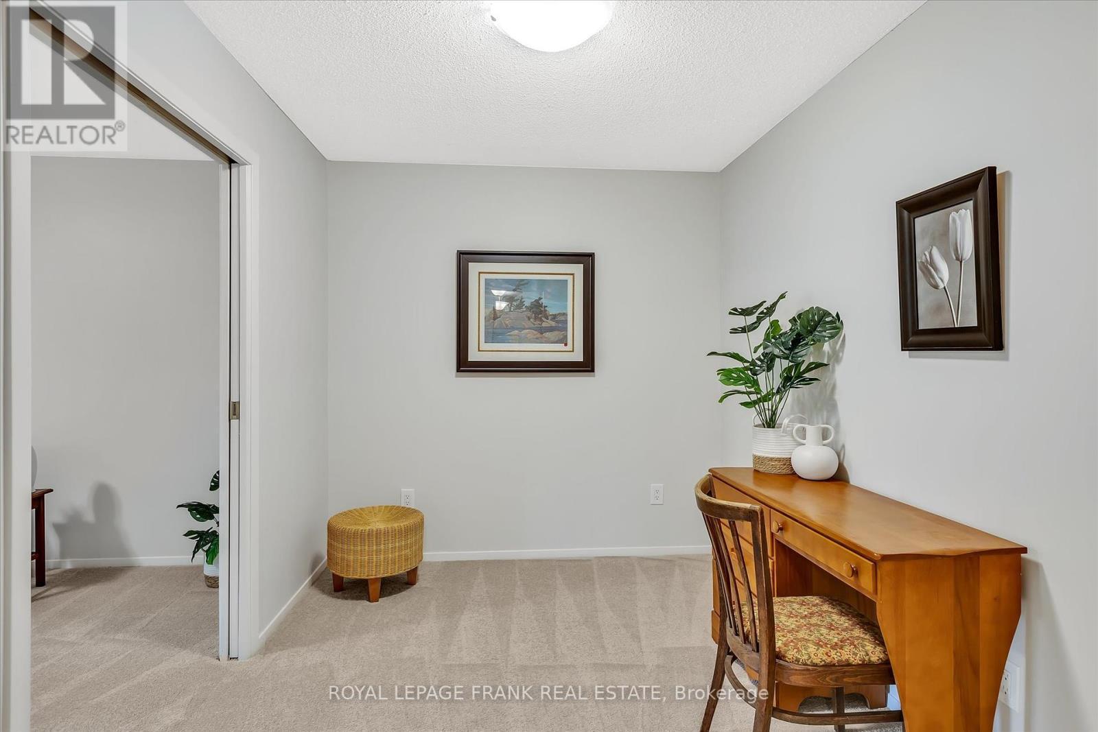 












8 - 645 WHITAKER STREET

,
Peterborough East (North),




Ontario
K9H7L5

