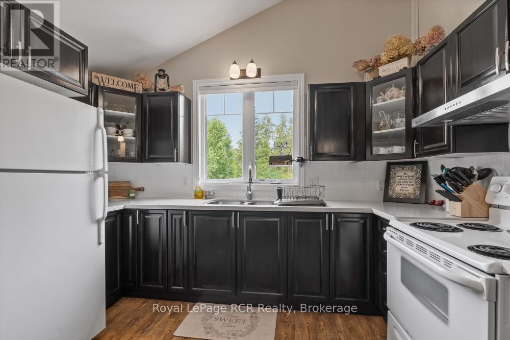 












45001 LAKELET ROAD

,
Howick,




Ontario
N0G1M0

