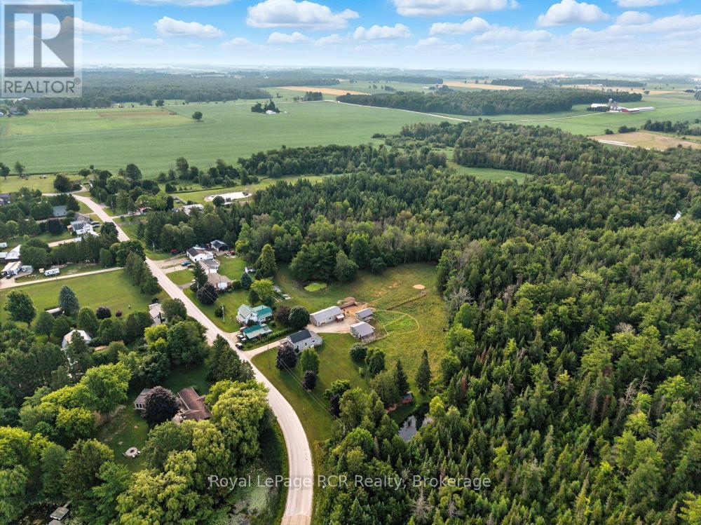 












45001 LAKELET ROAD

,
Howick,




Ontario
N0G1M0

