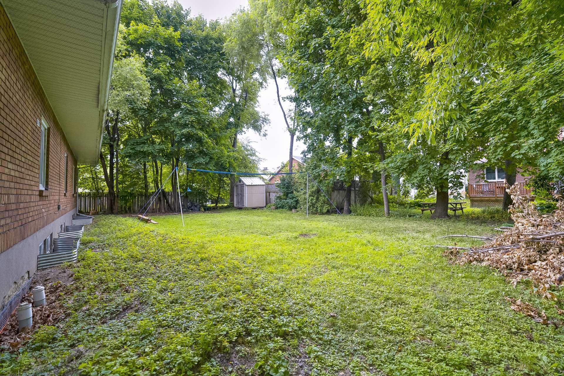 









204


Av. Curzon

,
Saint-Lambert,




QC
J4P2V2

