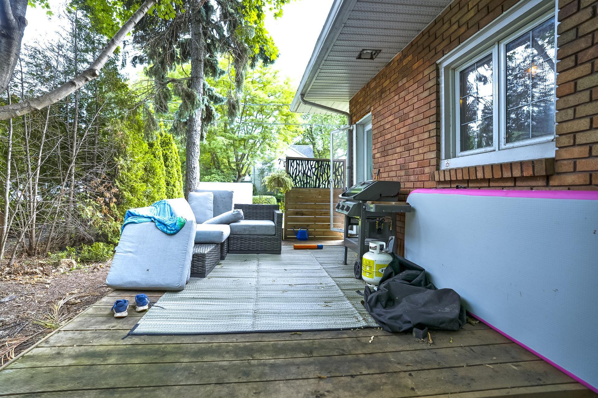 









204


Av. Curzon

,
Saint-Lambert,




QC
J4P2V2

