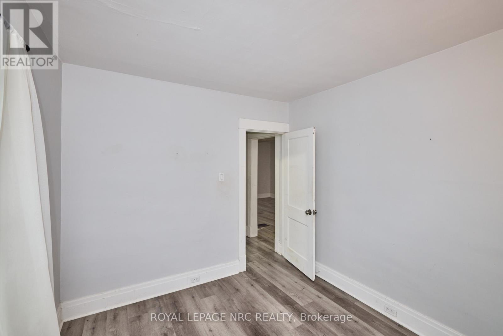 












108 CARLTON STREET

,
St. Catharines (Haig),




Ontario
L2R1R3

