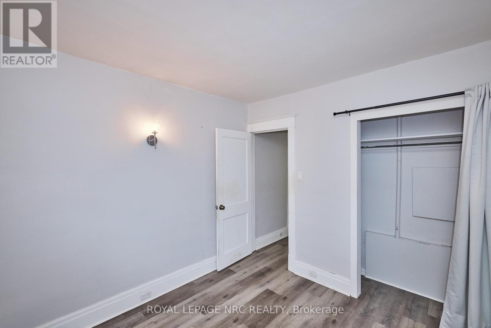












108 CARLTON STREET

,
St. Catharines (Haig),




Ontario
L2R1R3

