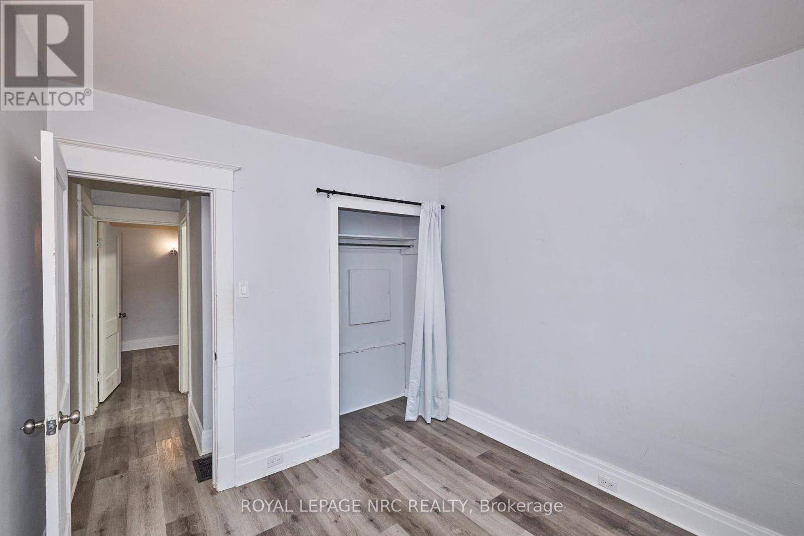 












108 CARLTON STREET

,
St. Catharines (Haig),




Ontario
L2R1R3

