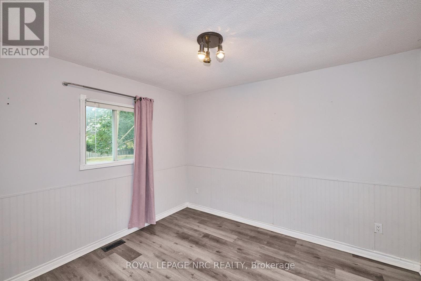 












108 CARLTON STREET

,
St. Catharines (Haig),




Ontario
L2R1R3

