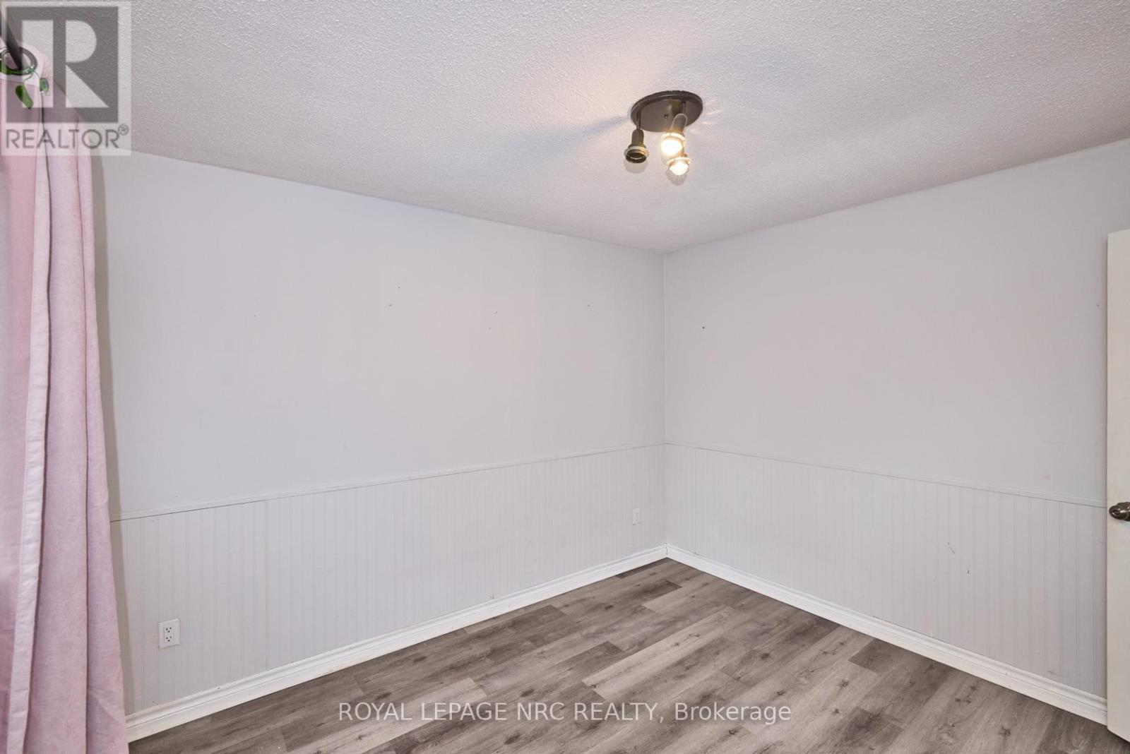 












108 CARLTON STREET

,
St. Catharines (Haig),




Ontario
L2R1R3

