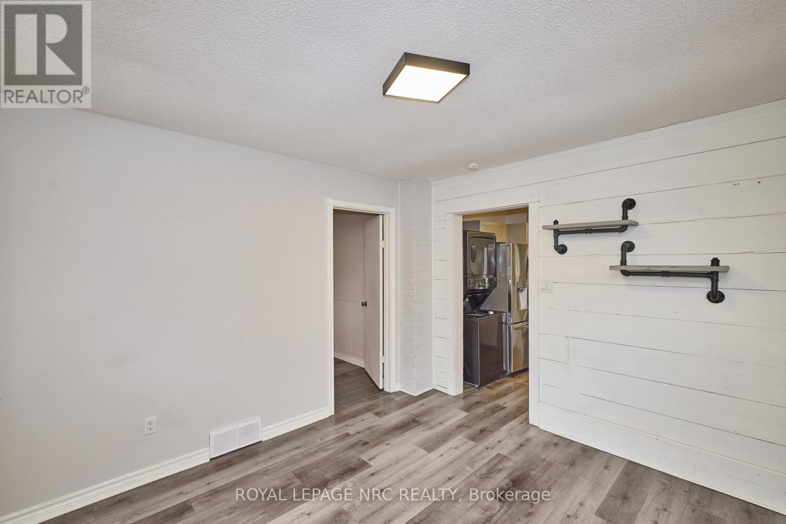 












108 CARLTON STREET

,
St. Catharines (Haig),




Ontario
L2R1R3

