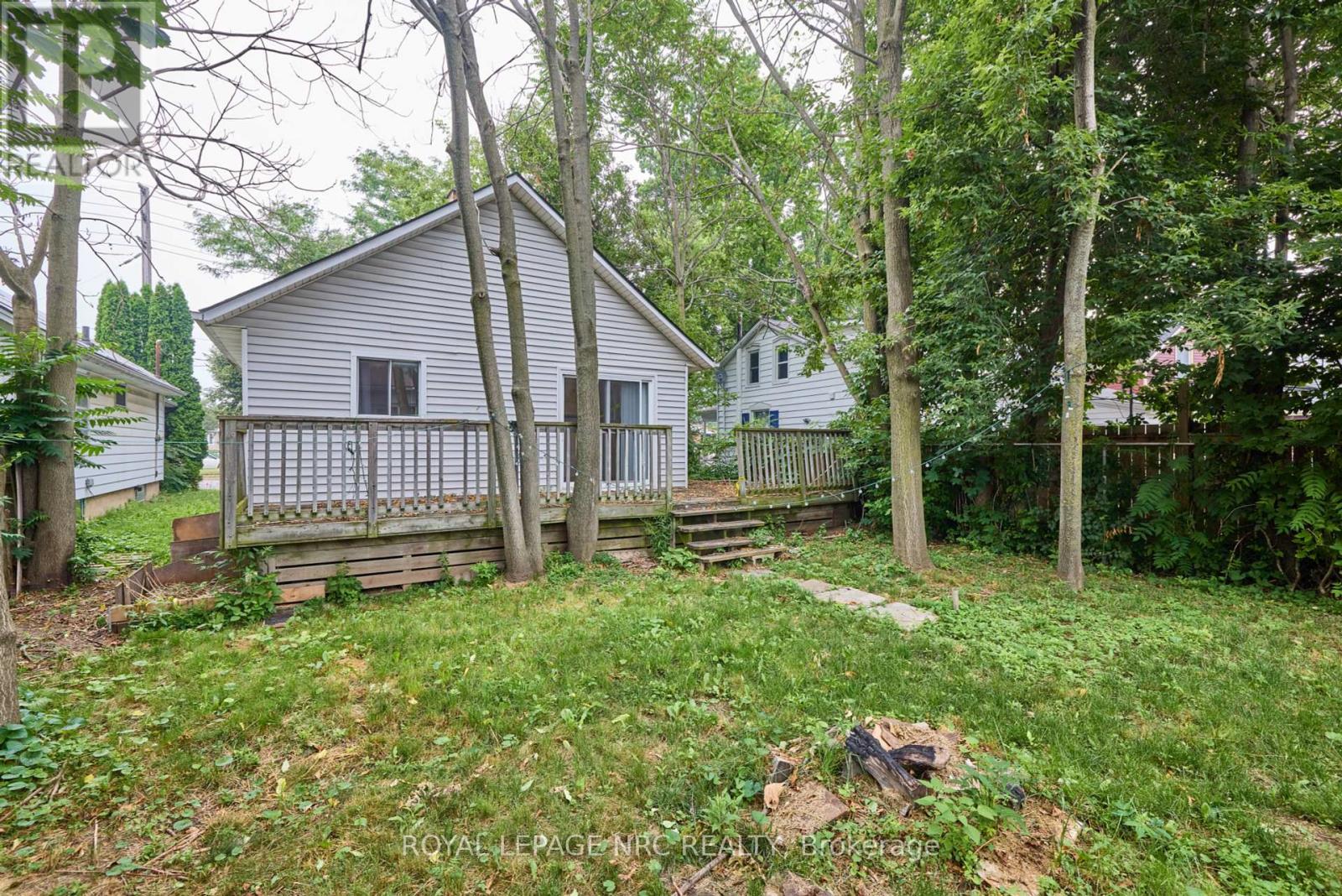 












108 CARLTON STREET

,
St. Catharines (Haig),




Ontario
L2R1R3

