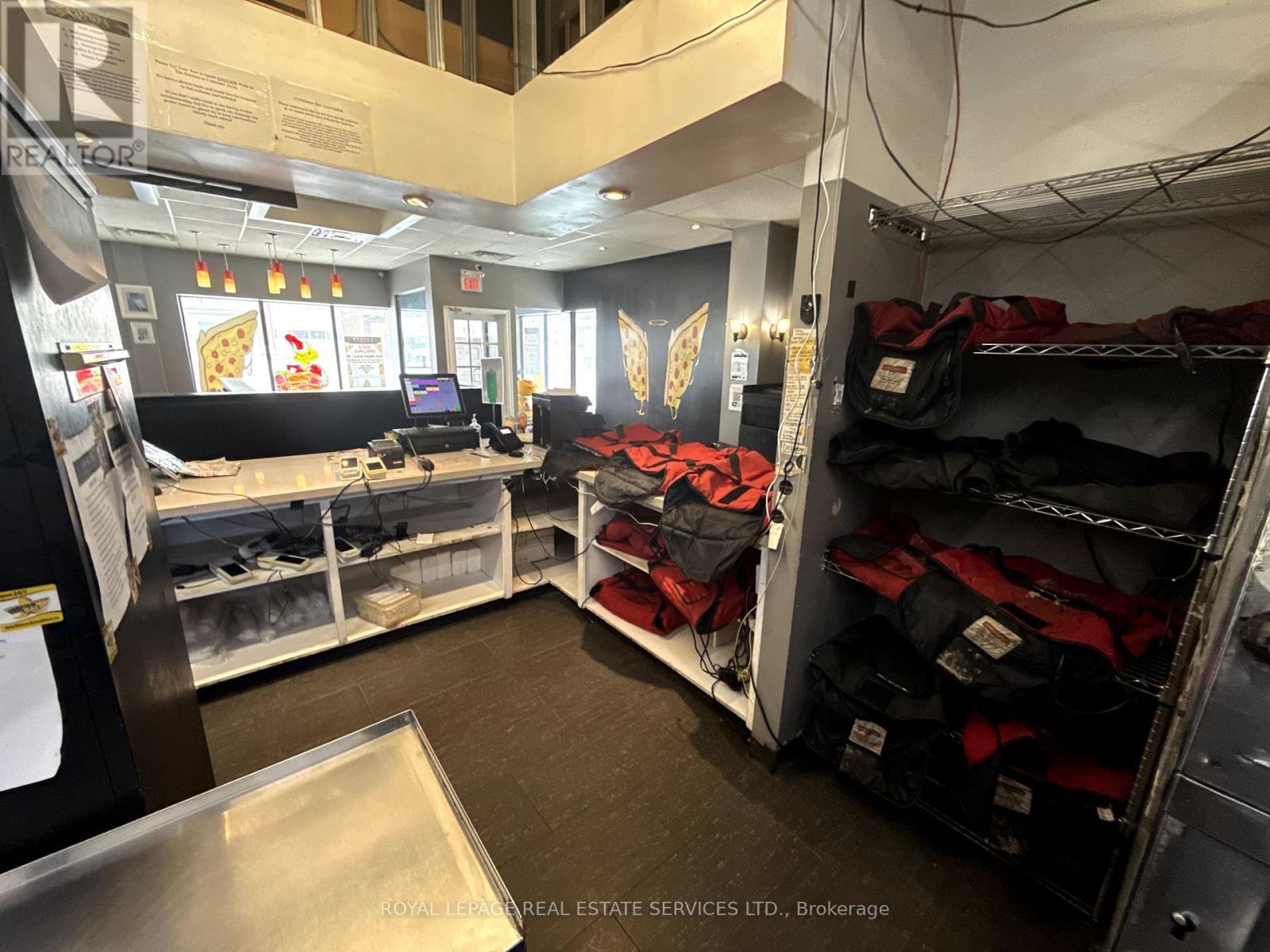 












17 COMMERCIAL STREET

,
Milton,




Ontario
L9T2H6


